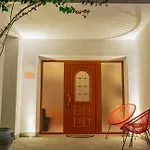 Yucca - And Glamping Bed & Breakfast