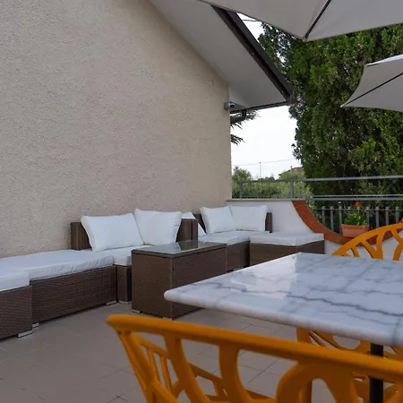 Yucca - And Glamping Bed & Breakfast *