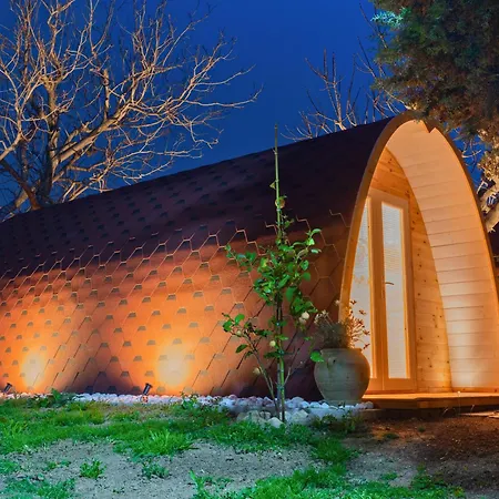 Yucca - And Glamping Bed & Breakfast 3*